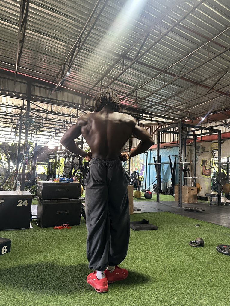 blaakbaki tweet media