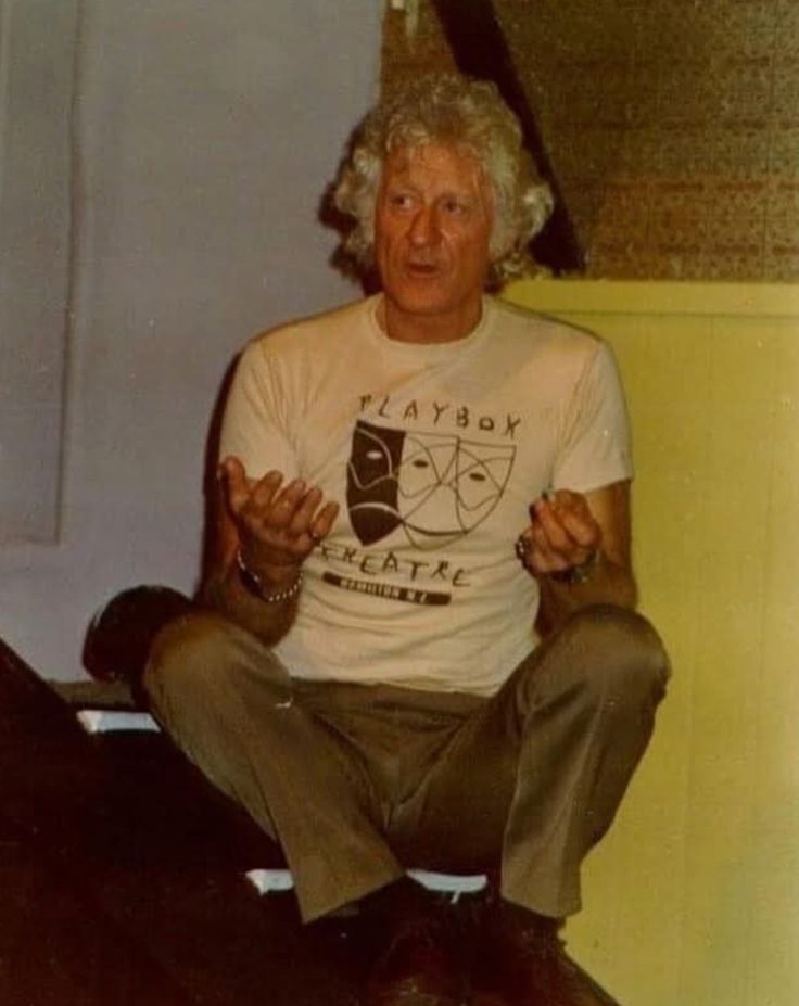 𝙏𝙝𝙚 𝘿𝙖𝙣𝙙𝙮 𝘿𝙤𝙘𝙩𝙤𝙧! tweet media