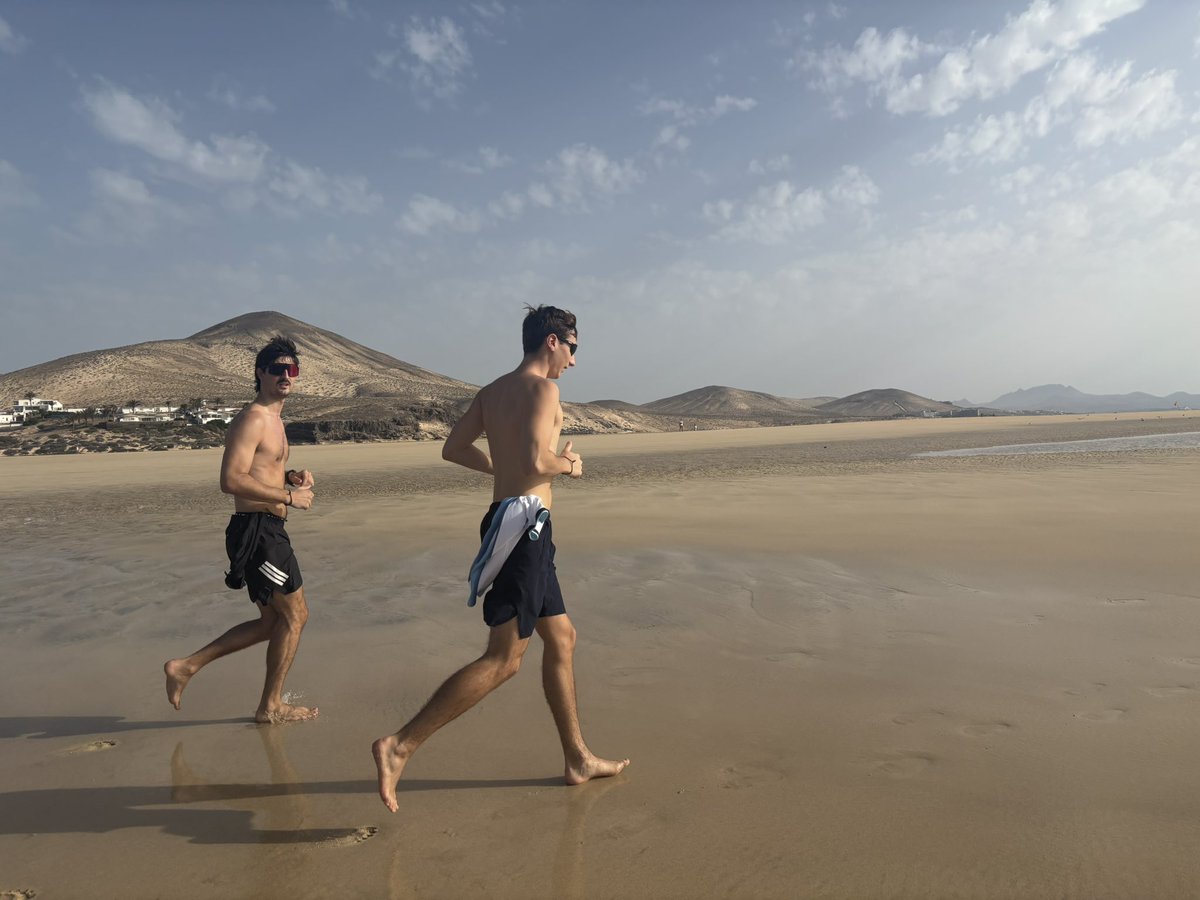 SimonRamosMe's tweet photo. Vacaciones en lugares nuevos! https://t.co/0SPVqAIloz