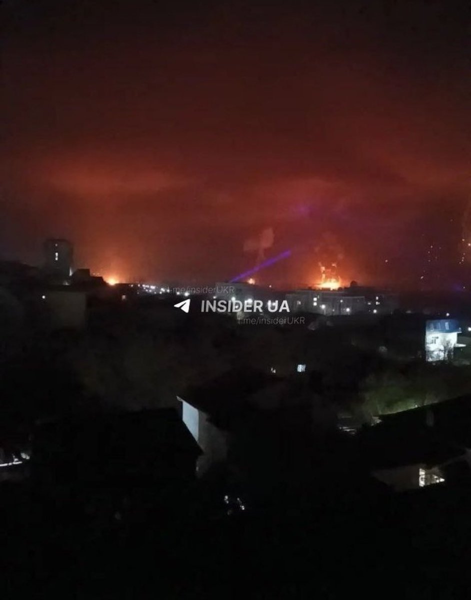 Вестник бури / Буревестник tweet media