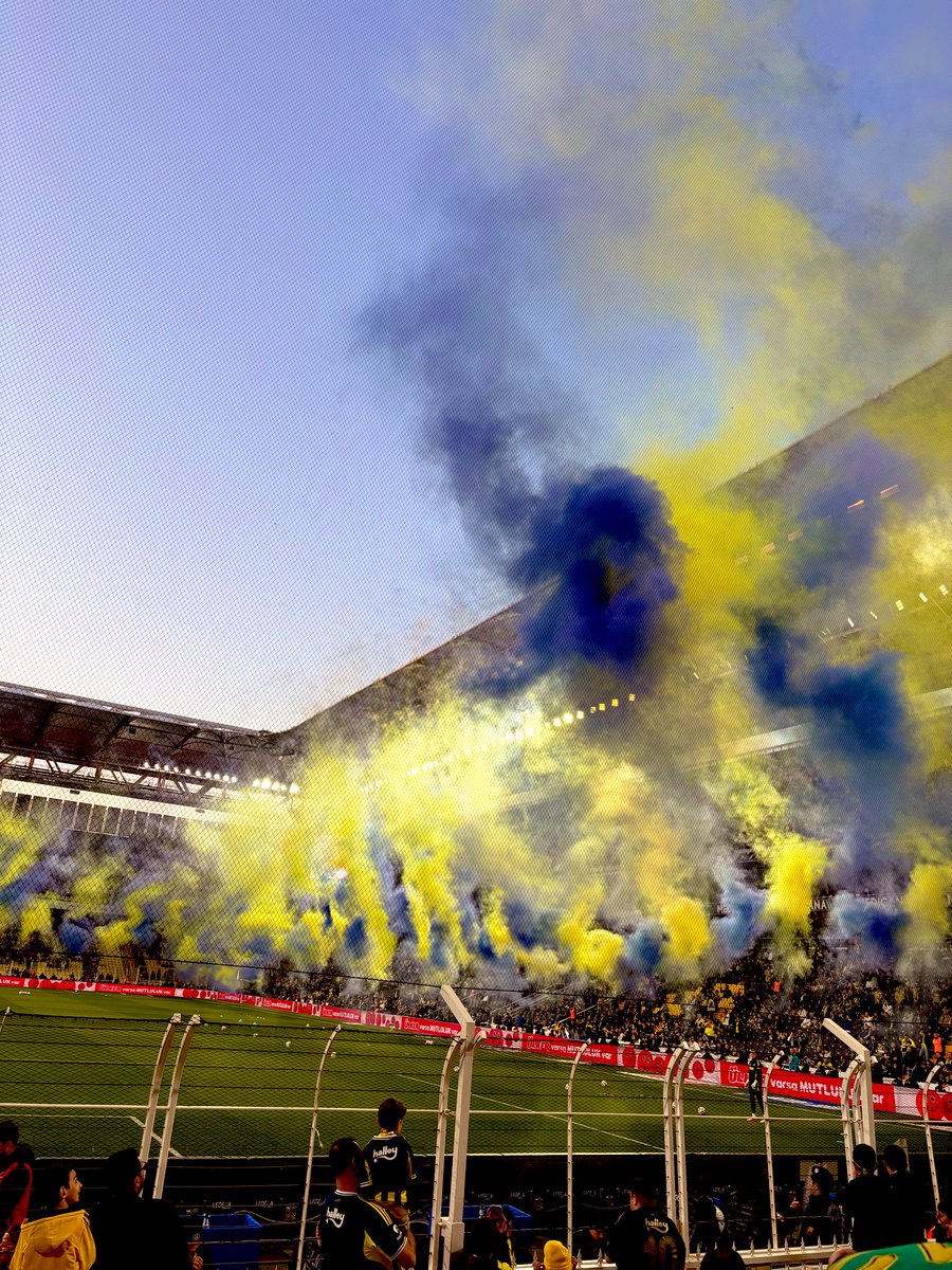adberki's tweet photo. FENERBAHÇEMİZ;
UMMADIK ANDA GELEN TÜM SEVİNÇLERİMİZ! https://t.co/McjDixUhmp
