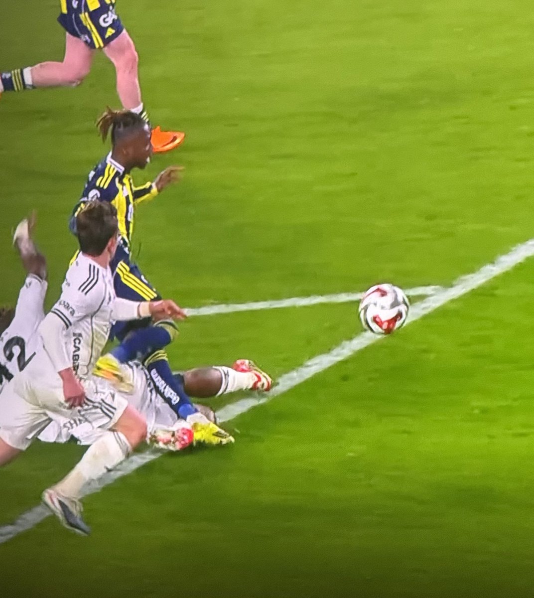 Burçin Erkut tweet media