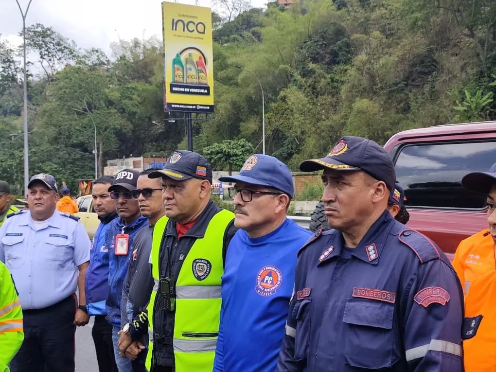 MijpVzla's tweet photo. #05Abril || Gobierno Bolivariano garantiza retorno seguro a feligreses en vías del país
https://t.co/UgBYW7yXUB https://t.co/2jRUG9vhWI