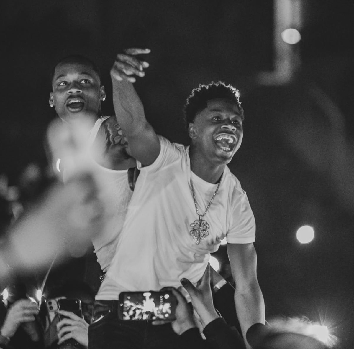 StreamsEra tweet media