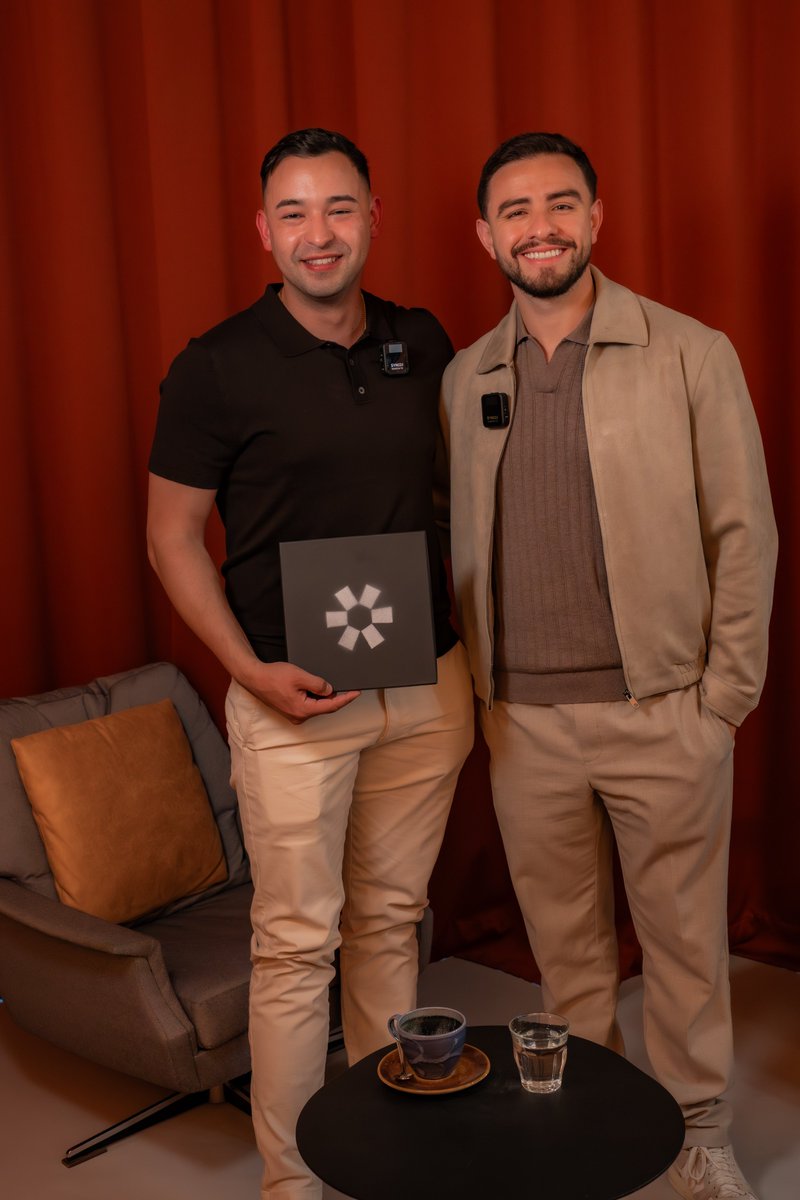 cmcalderon99's tweet photo. Mañana sale uno de los episodios más especiales en mi vida con Nicolás Rivas … fue de los primeros en entrar a mi formación VIP

Llego a Barcelona desde Argentina, con conocimientos de ecommerce y estaba de camarero, el quería aumentar las ventas de su tienda online ( https://t.co/5Dffcudqms