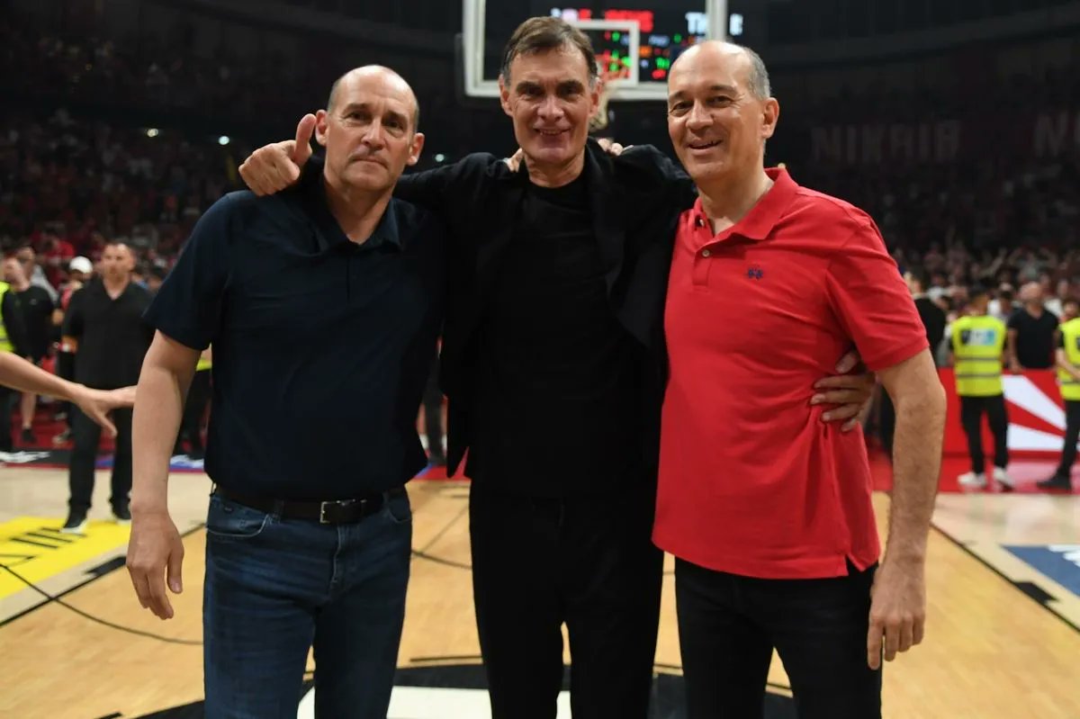 Red_Finisher tweet media