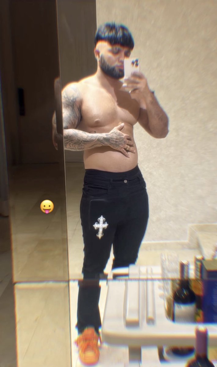 flashligth 👅 tweet media