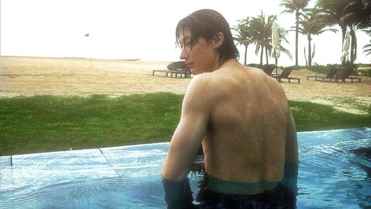 mari🦕 tweet media