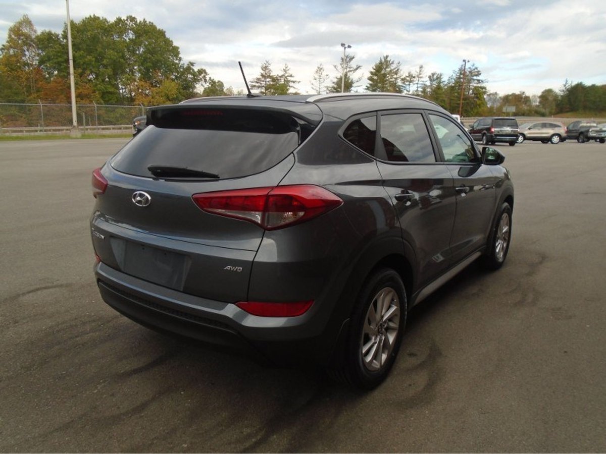 PerrinePhi89952's tweet image. 2017 HYUNDAI TUCSON   Check out our new inventory:  glo3d.net/r/mGle5Uaz8J Discover the thrill of the open road in the 2017 HYUNDAI TUCSON. With its sleek design, spacious interior, and advanced safety features,