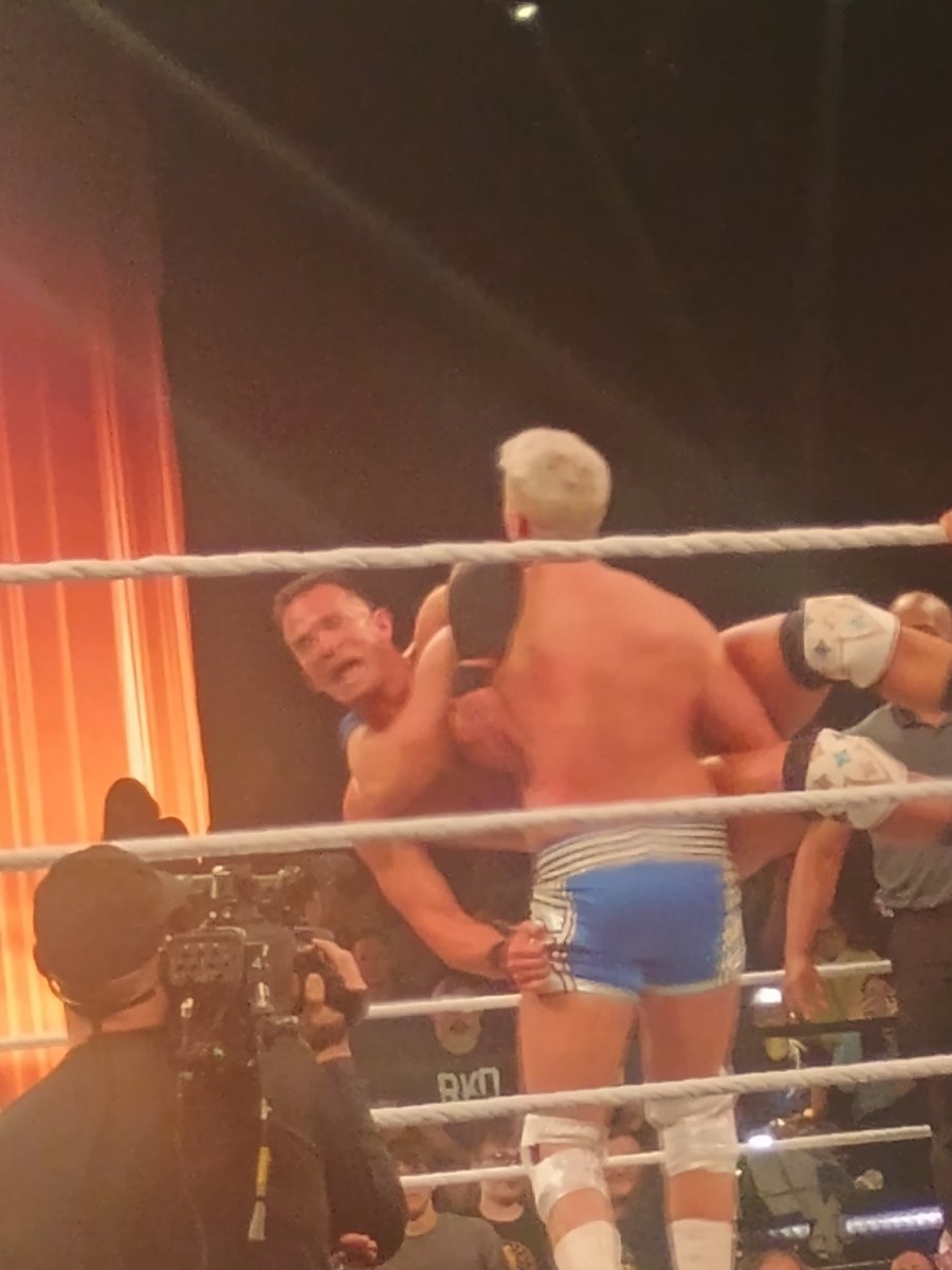 Logan Lane tweet media