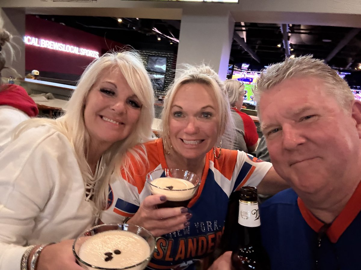 kevinmcarney's tweet photo. Some pics from Raleigh last night. Tough loss but the great thing about hockey is seeing friends and familiar faces https://t.co/XevMjyGCx8