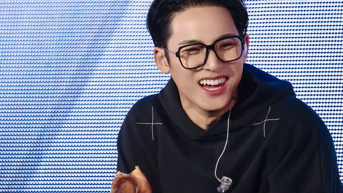 ⭑.ᐟ cher tweet media