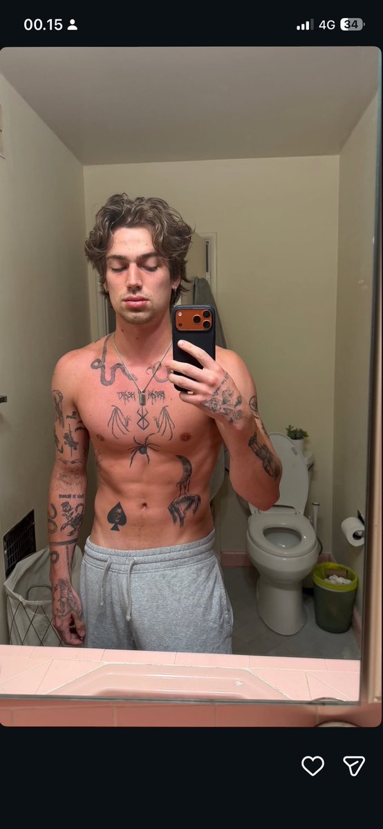 ꜰᴀʏɪ tweet media