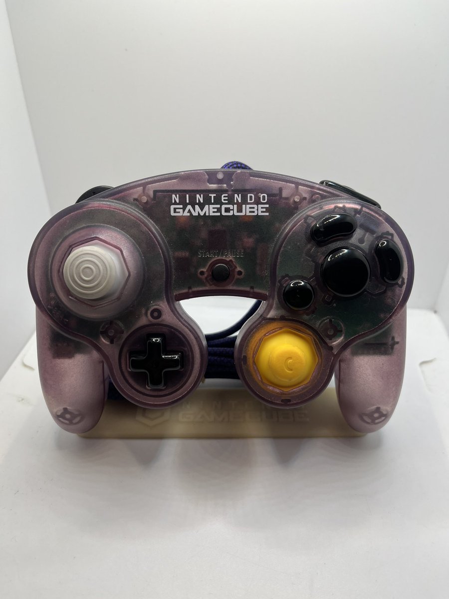 CfanCustoms's tweet photo. Commission for @NicholasSalgu12!

-OEM tinted clear
-Phob 2.0.5, W/.31 firmware
-Slickbox
-Lubed sticks
-Lubed triggers
-Middleweight trigger springs
-Mouseclick z
-Mouseclick ABXY
-2 meter paracord
DM to commission your very own phob! https://t.co/TwNxykcq3H
