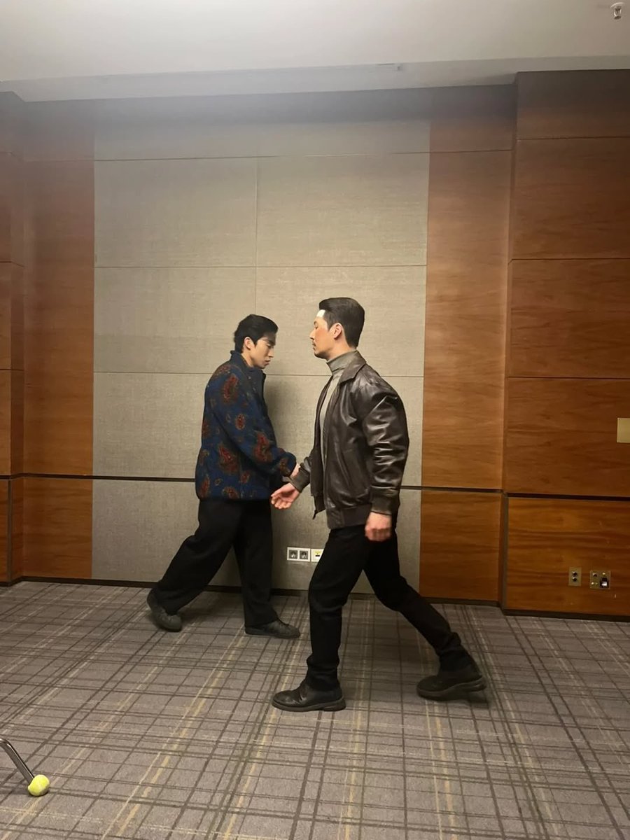 자리비운 처염 tweet media