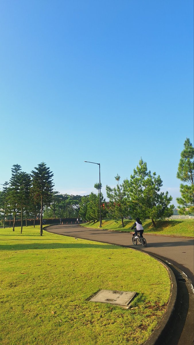 april jual kripik kuda lumping 🦖 tweet media