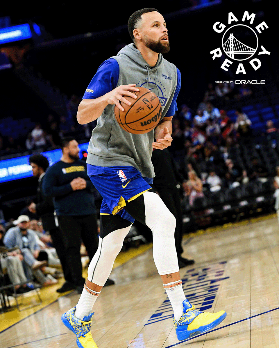 warriors's tweet photo. Guess who's back 

@Oracle || Game Ready https://t.co/4wIALwajTK