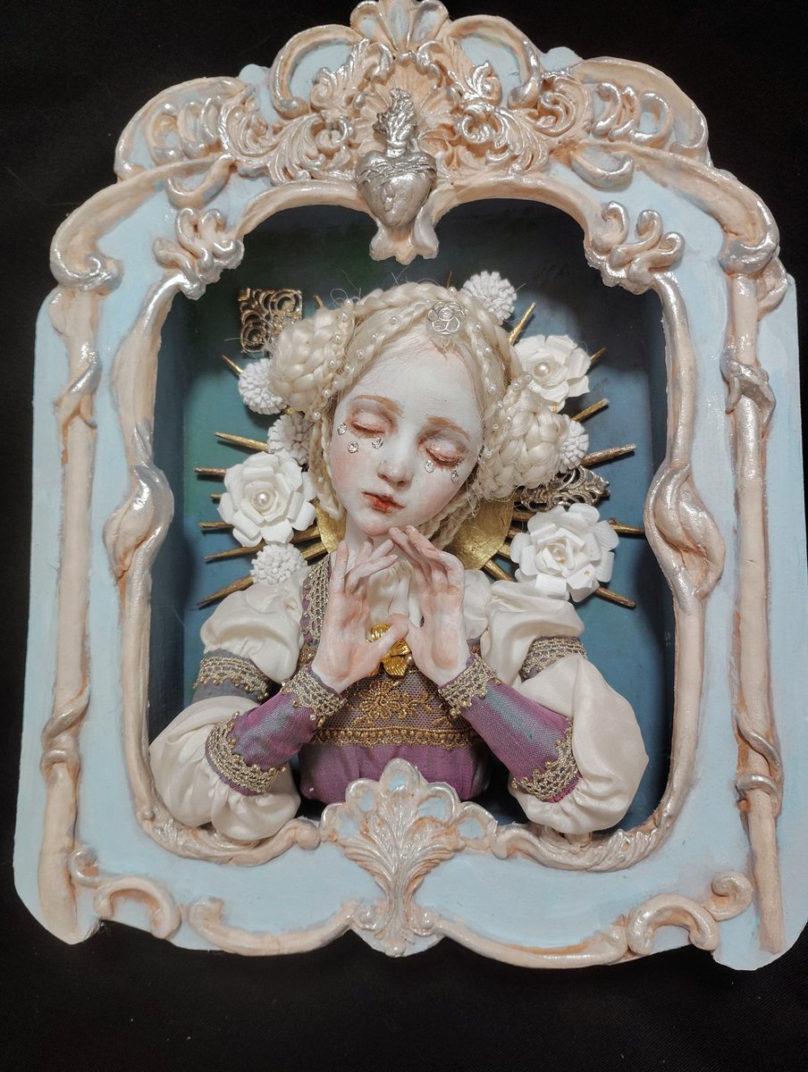 清水真理  作品集発売中。 tweet media