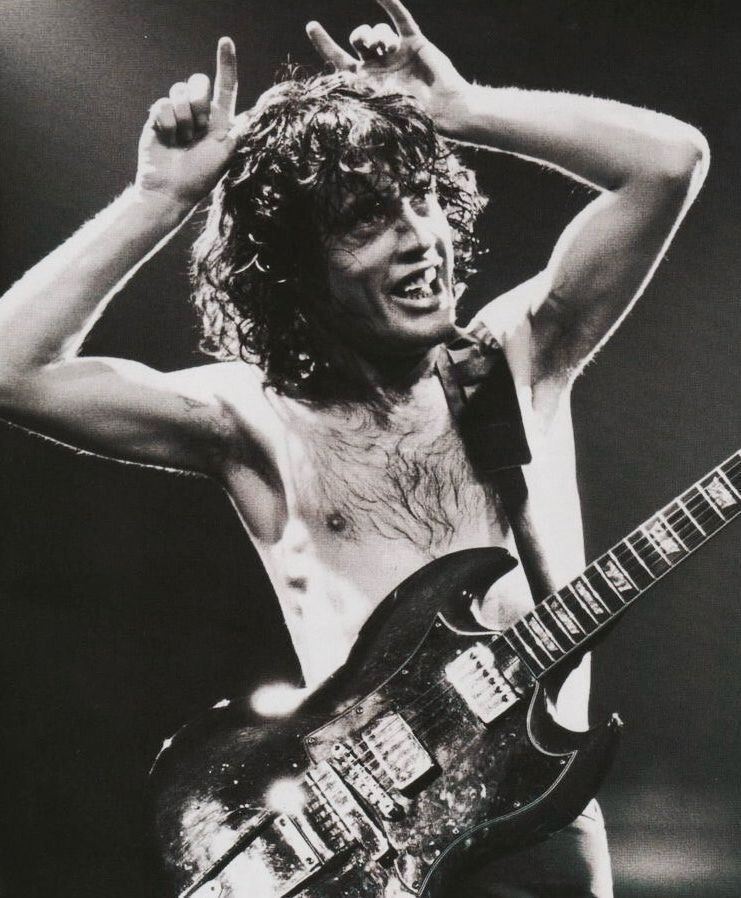 Angus Young - AC/DC