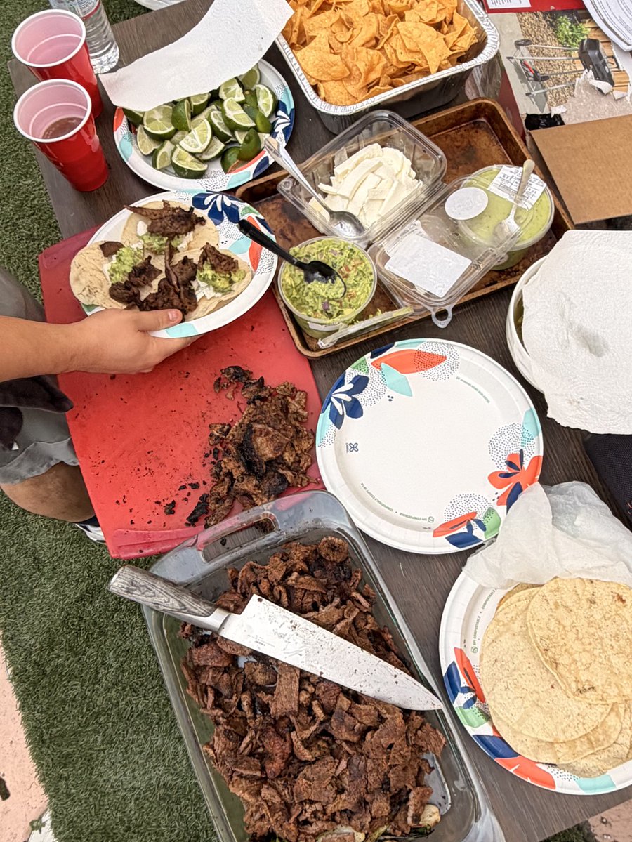 plzdontpoachmyconnections tweet media