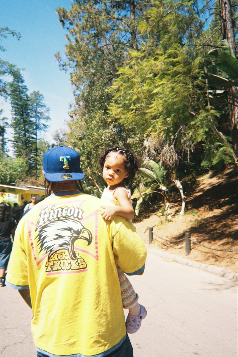 hoesmad.la tweet media