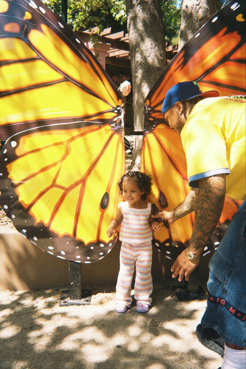 hoesmad.la tweet media