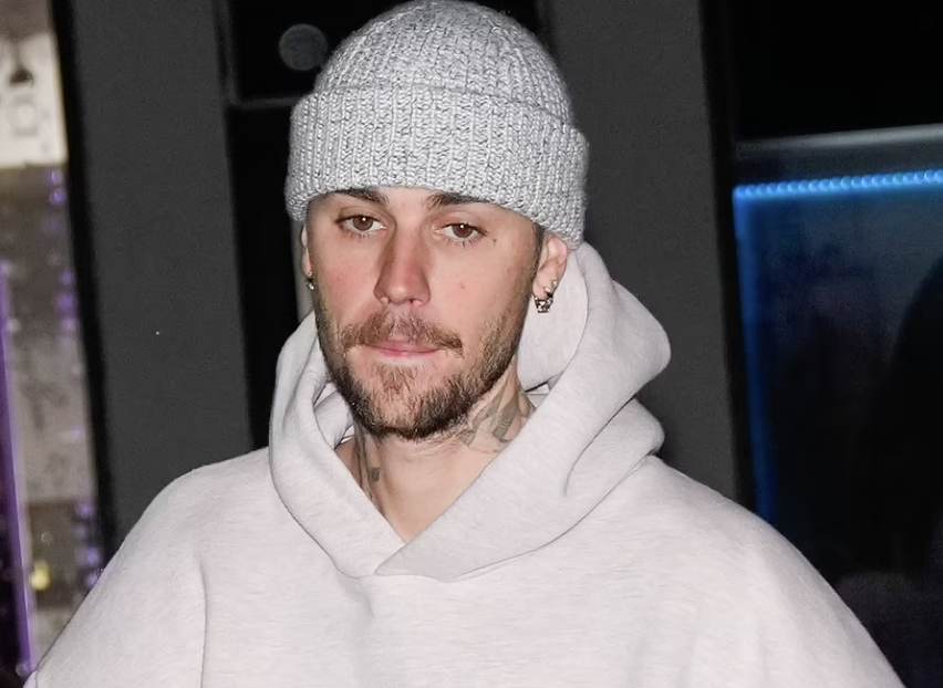 MickΞy M tweet media