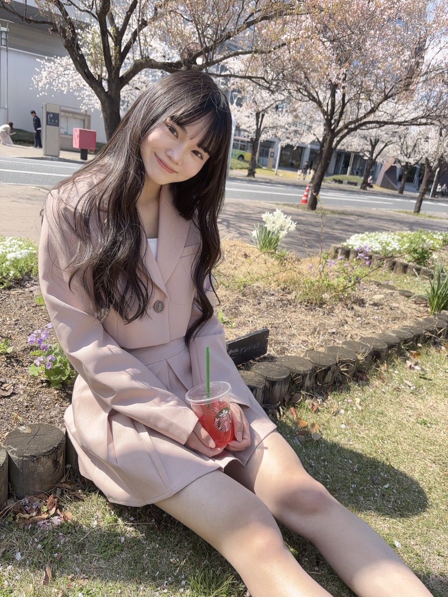 kobayashi_riria's tweet photo. 桜綺麗だったよー🌸♡
夜桜も見たかったな🥺
 
 #nicola #小林凛々愛 https://t.co/fXGlCO2a3i