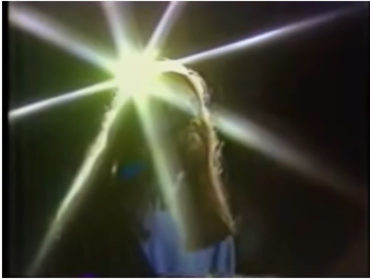 Tinha medo do Jesus do SBT depois do Silvio Santos. Nunca esqueci:

"Fé, esperança, luz e união: não são apenas palavras. Vc tem certeza de que já fez tudo que podia pelo seu semelhante? Pense bem, pois um dia vamos nos encontrar e eu gostaria muito de chamá-lo de MEU FILHO"
