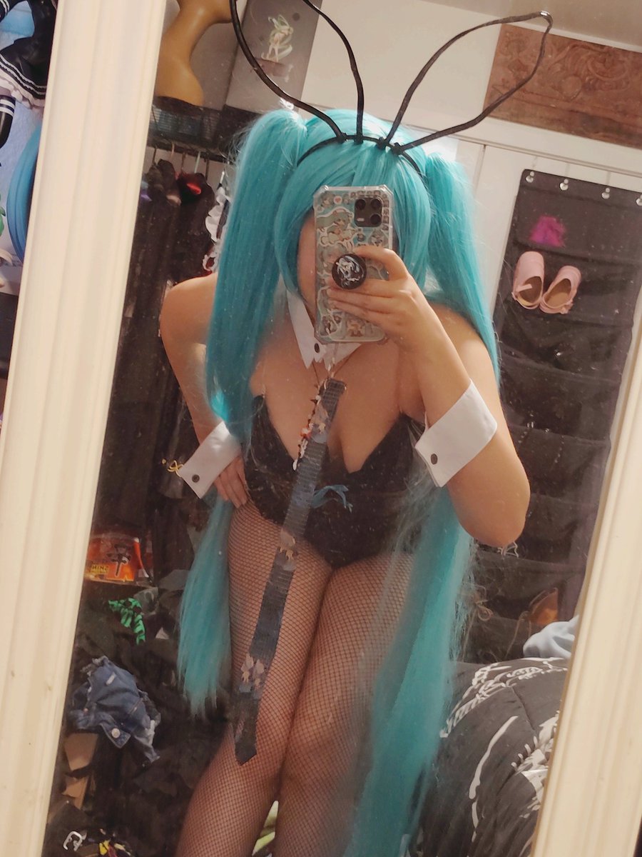 Hanni🛩️🏙️ @ MIKU EXPO 2026!! tweet media