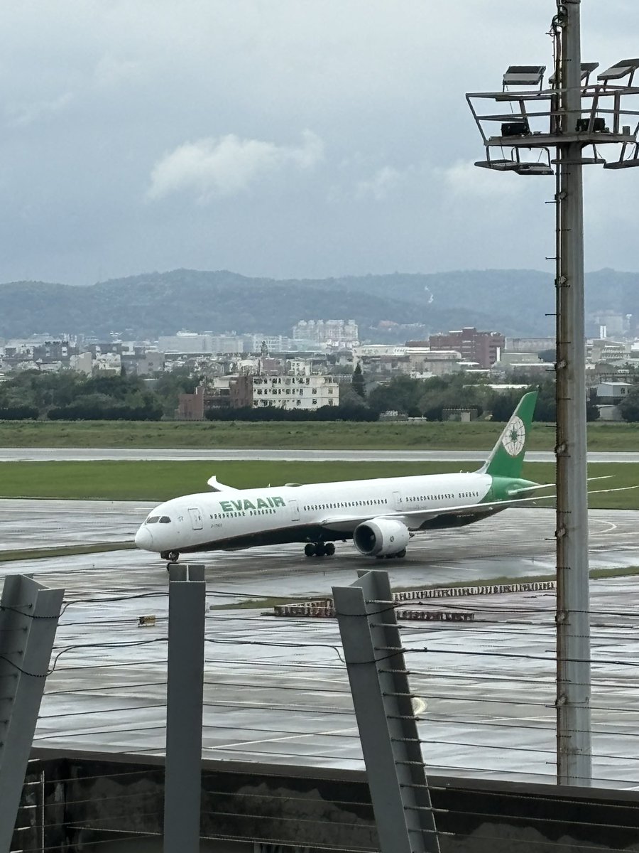 くろにんにく tweet media