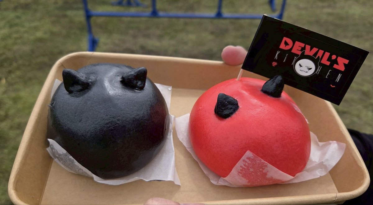 Keisuke_Jo's tweet photo. 4月4日.5日は川崎東扇島でSiM主催のDEAD POP FESTiVALに行ってきました♪SiMをはじめとした豪華な出演者の熱々のライブを観れてとっても楽しかったです♪初めて観た #ANKOR さんや #BABYMETAL さんのライブもすごく良かったです♪1日目は激しい風雨で過酷でしたがSiMは最高でした♪
#DPF26 #SiM https://t.co/uRhtwZpthp