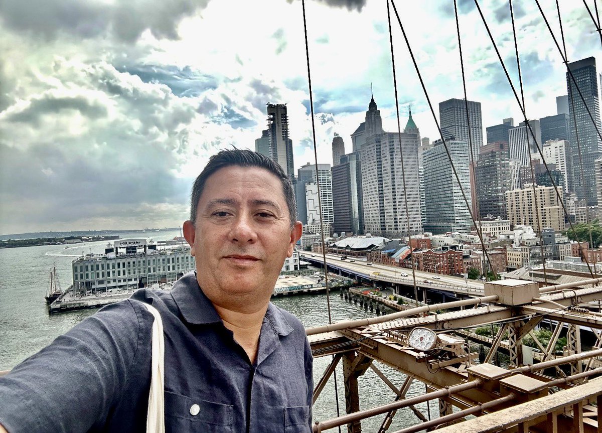 marvindelcid's tweet image. #BrooklynBridge #NewYork #Manhattan

Abril llega con el nuevo libro de @SomosElCombo. 
Pronto, muy pronto

¡Preparados!

Claro que el lanzamiento será en #Guatemala, y luego nos iremos de gira.