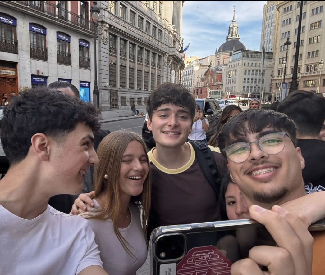 Bsgsgehb || bylerr tweet media