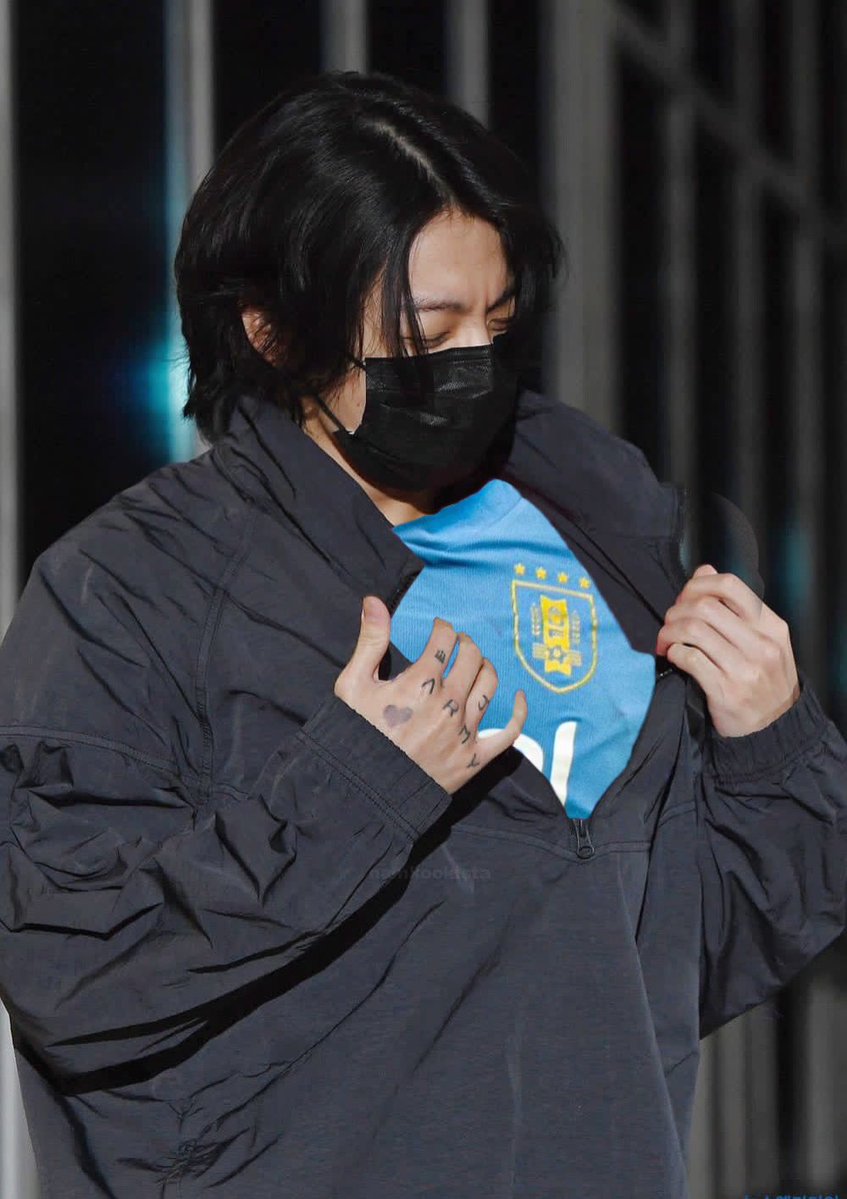 varirang tweet media