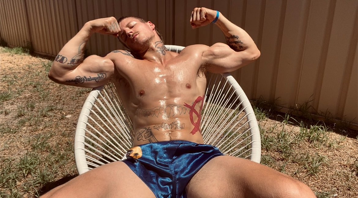 SEXY SILK tweet media