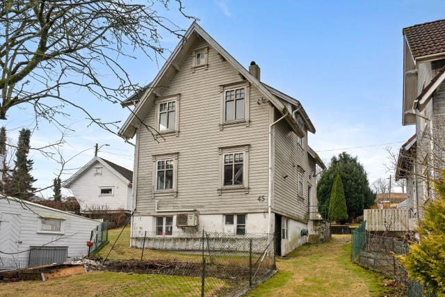 Charles S. tweet media