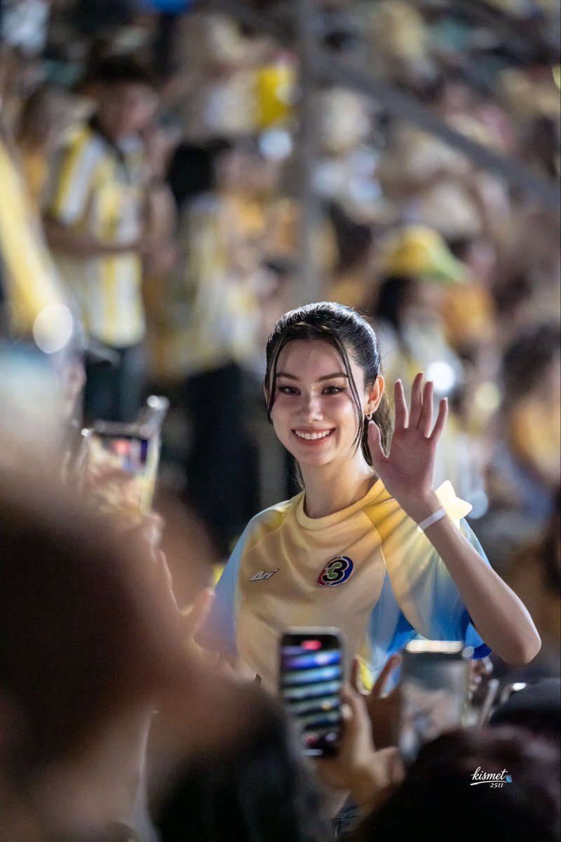 ถือกล้องไปติ่ง tweet media