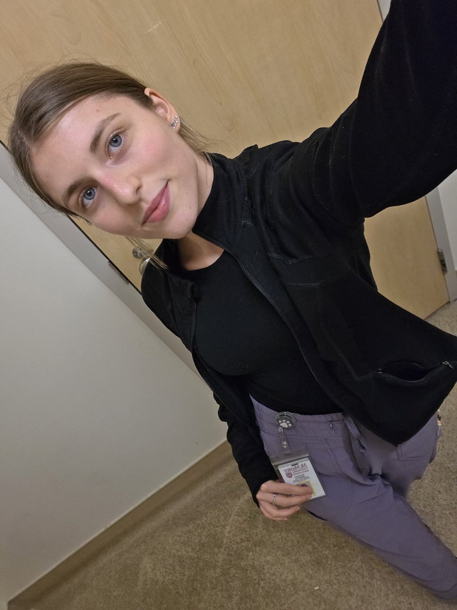 hiscecilias's tweet image. hi moots! #nurse 
first versus last placement as a nursing student! 🤍 

i graduate next month, but i'm officially done all my classes and hours as a student nurse!

it was a long journey, but i'm proud of myself for getting this far