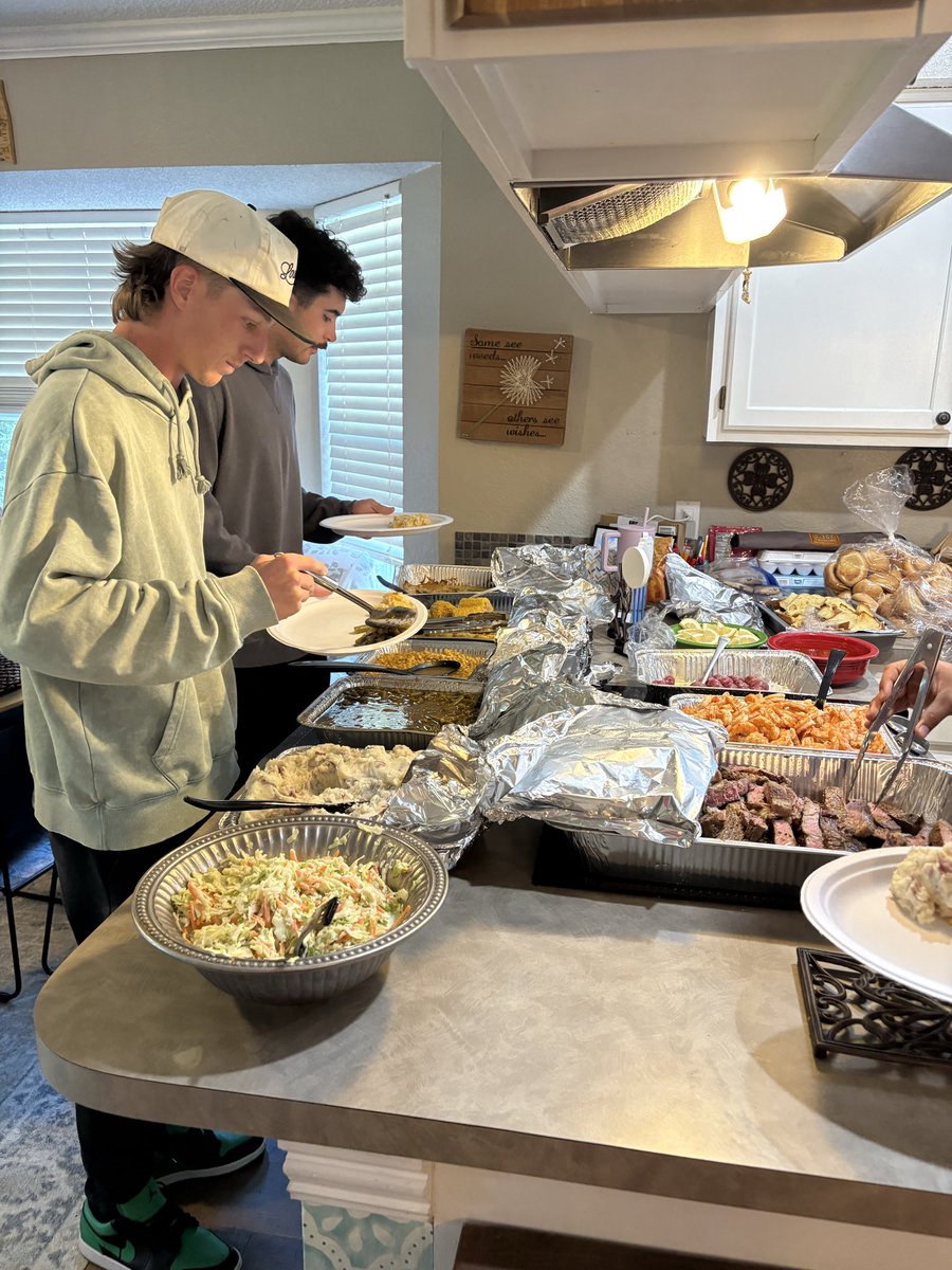 RSUBaseball's tweet photo. Easter Feaster with the boys! Big shout-out to @CaseWoodard for his generous donation for all the GOOD EATS for our guys on this beautiful Easter Sunday! 🥩 🍤 Happy Easter! #HillcatFamily https://t.co/ftseo1Uk6D