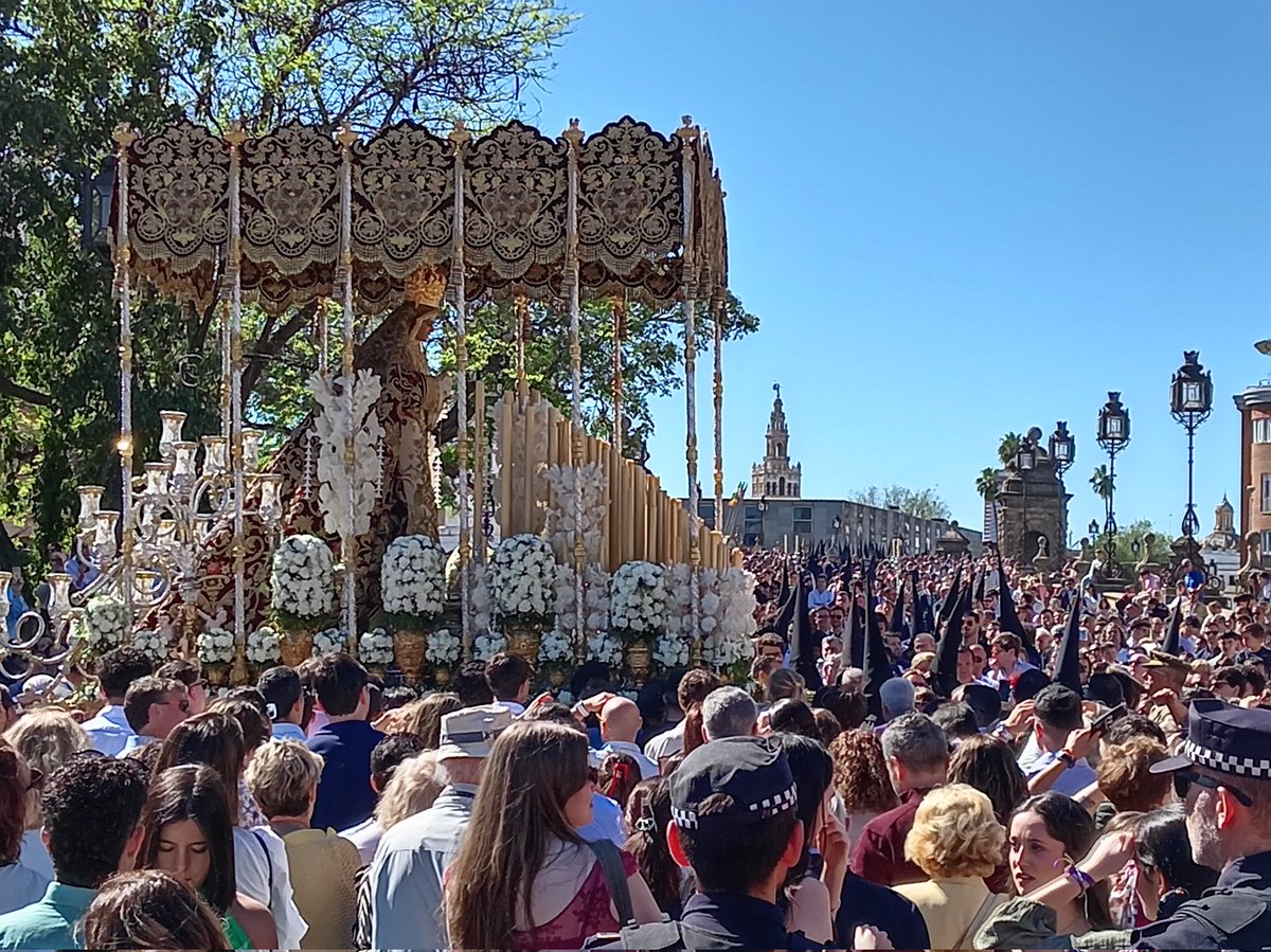 dosmasuno1971's tweet photo. @PasionDeSevilla https://t.co/QG4iVJjRV9