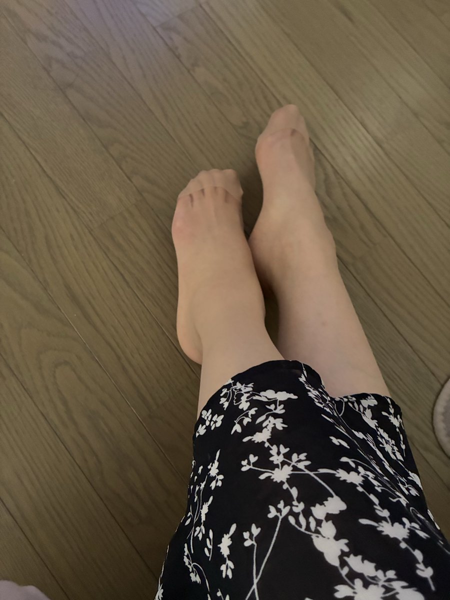 おはようございます🙇🏻‍♀️
1️⃣ケチャップ無い事件を鑑みシンク下を整理☝️
やっぱりケチャップは出てこなかった🥲
2⃣3️⃣⬆️で見つけたお友達に頂いた僅かに賞味期限切れの「いなりあげもち」
レンジでチン めちゃくちゃ美味しい🤤
4️⃣暖かかったので今年初 ストッキングで出掛けたよ🚙💨

今日も何とか☺️✋
