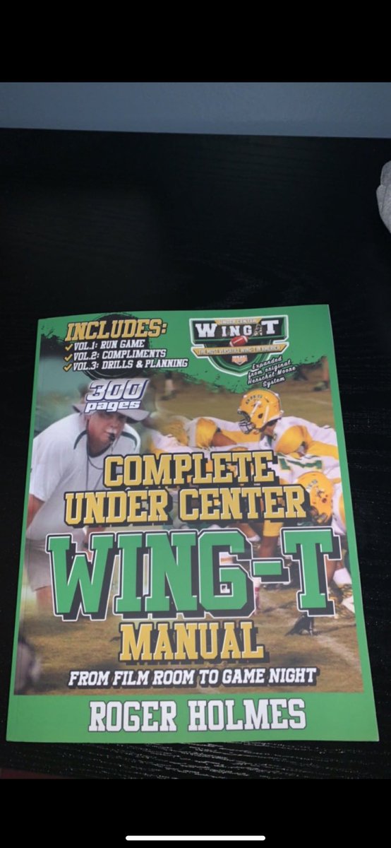 dmesser_25's tweet photo. • Happy Easter 🐣 

• Below is my top 5 football books I've read let me know what your favorites are?

#SingleWing #WingT #FearTheWing https://t.co/B5nejl4Uc4