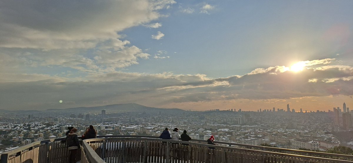 James Bond tweet media