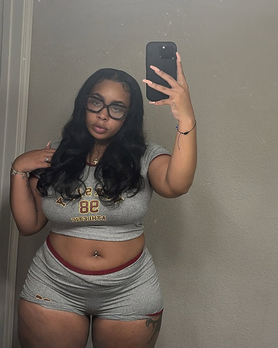 Debree 😍🌻 tweet media