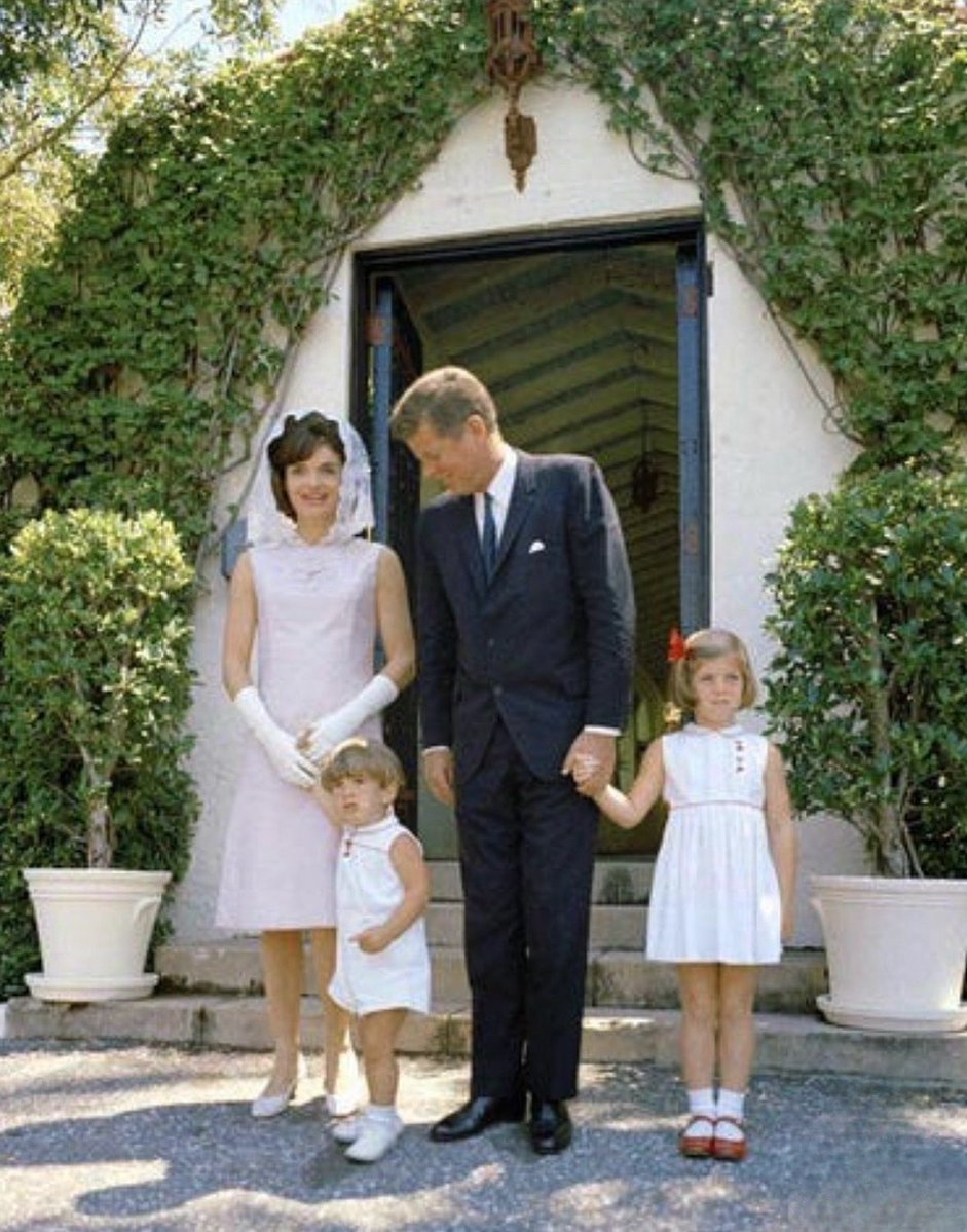 Lee Radziwill tweet media