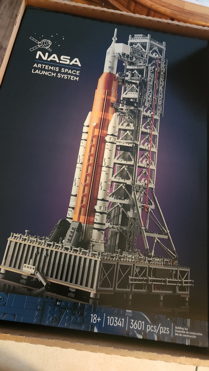 itskoleary's tweet photo. Definitely going to be a fun build. #nasa #artemis https://t.co/IgQVYsWuuw