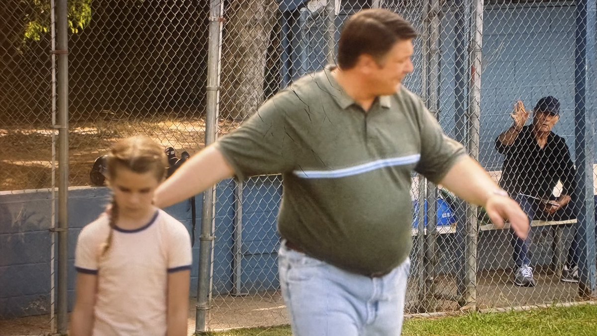 mikolvichh's tweet image. now I know I’m not going crazy …. #shameless #youngsheldon