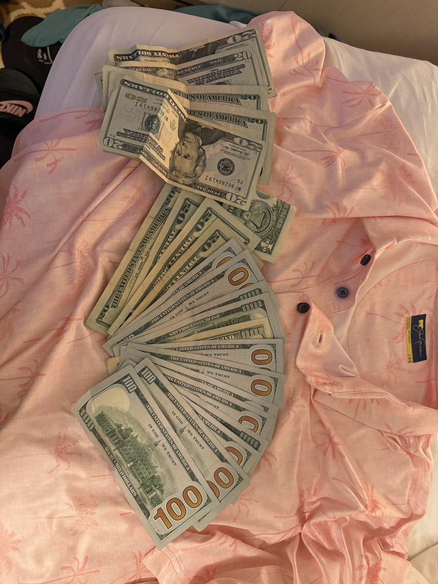 HappilyMiserable tweet media