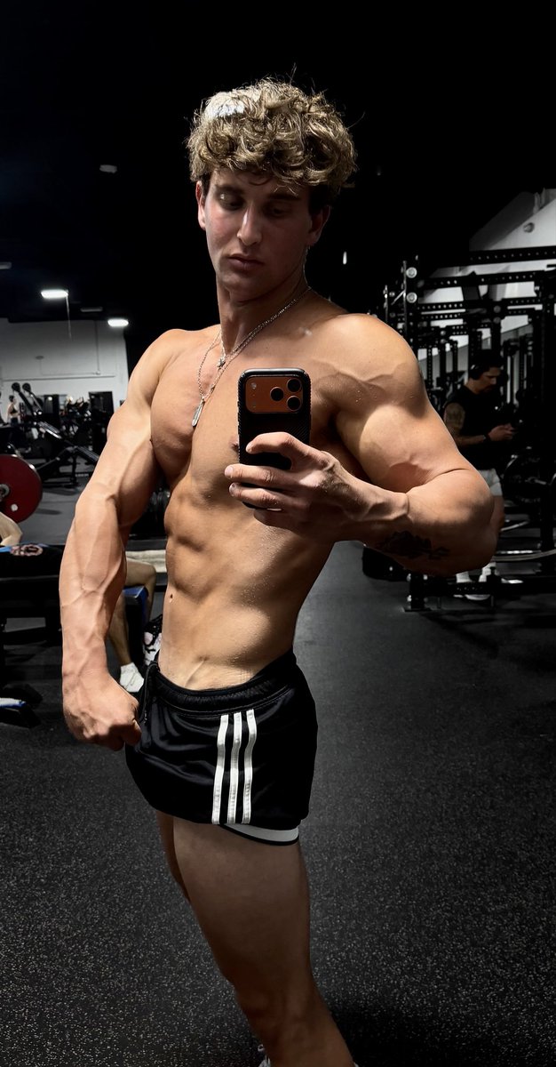 Bromasterrr's tweet photo. Easter pump https://t.co/pqWDvuP68S
